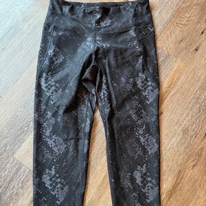 Old Navy Active: Elevate Legging/Go-Dry